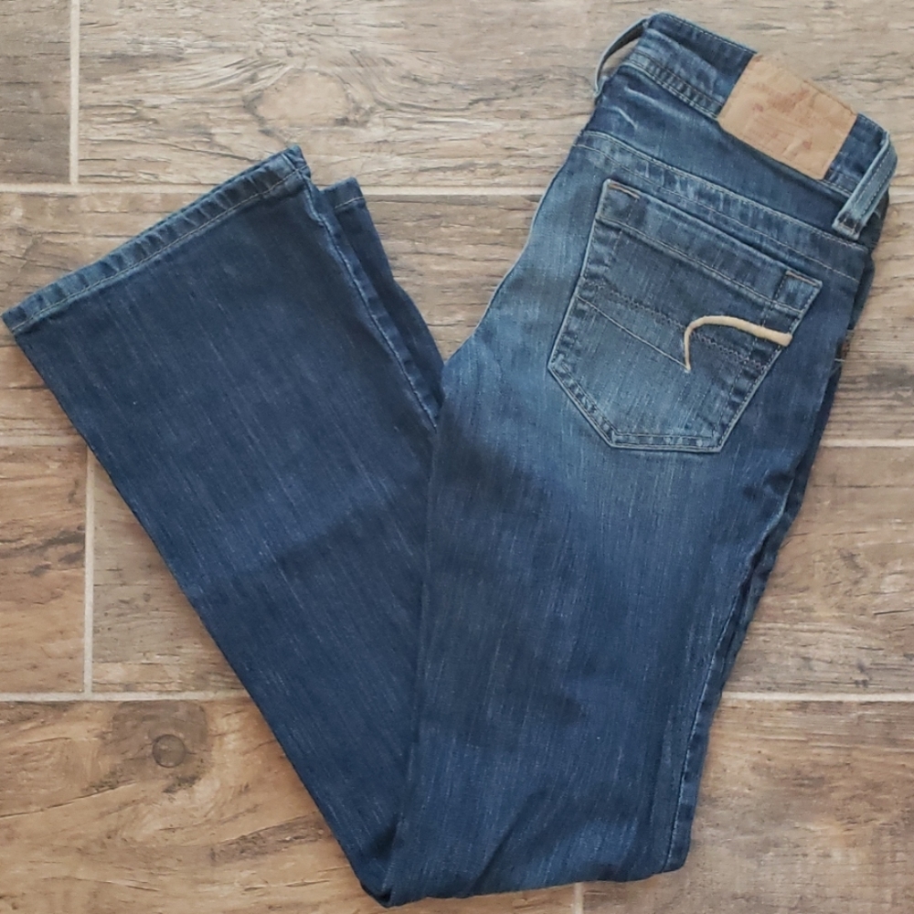 American Eagle. Boot Cut Jeans. Size 0 Short